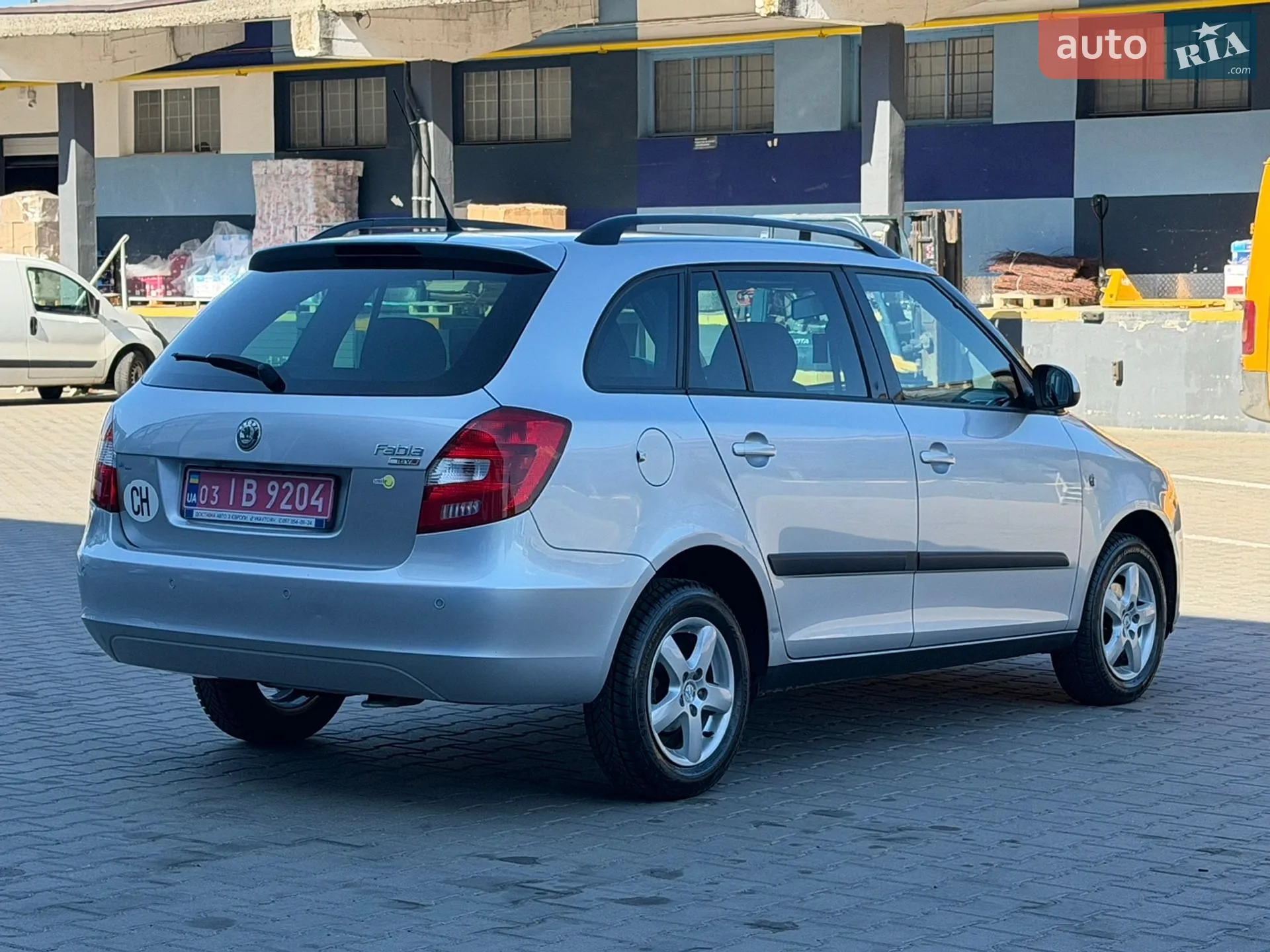 2010 Skoda Fabia - мініатюра 12