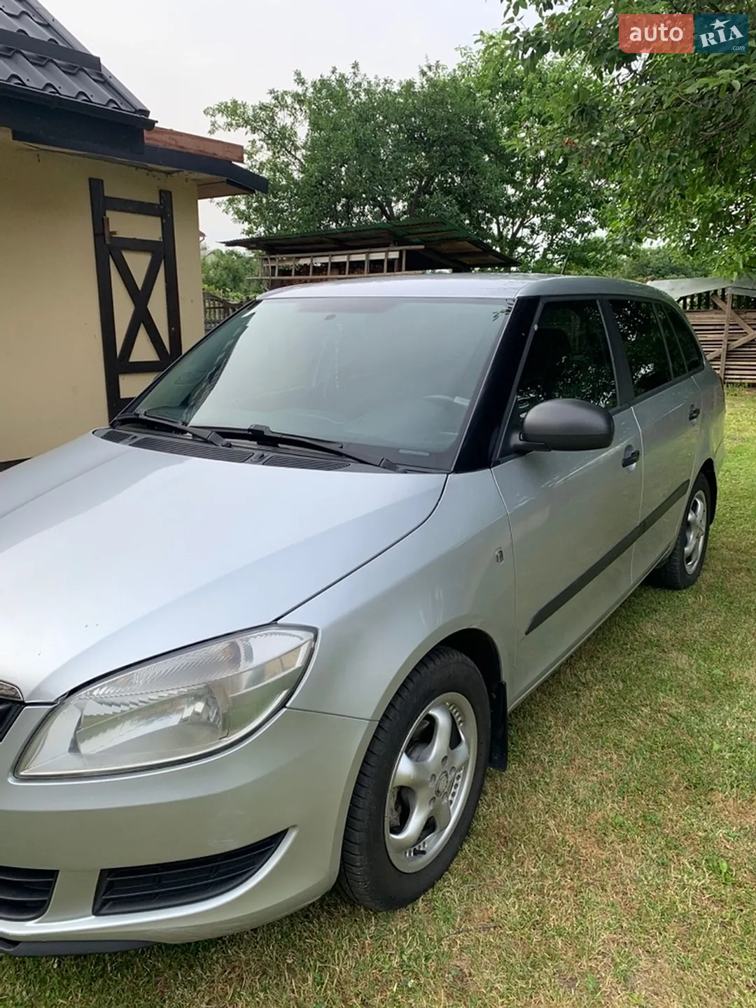 2010 Skoda Fabia - мініатюра 2