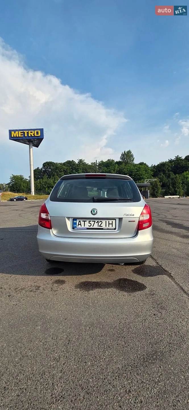 2012 Skoda Fabia - мініатюра 8