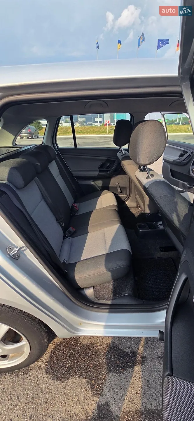 2012 Skoda Fabia - мініатюра 21