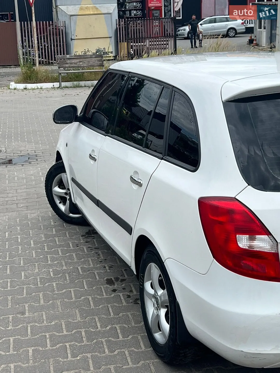 2010 Skoda Fabia - мініатюра 8