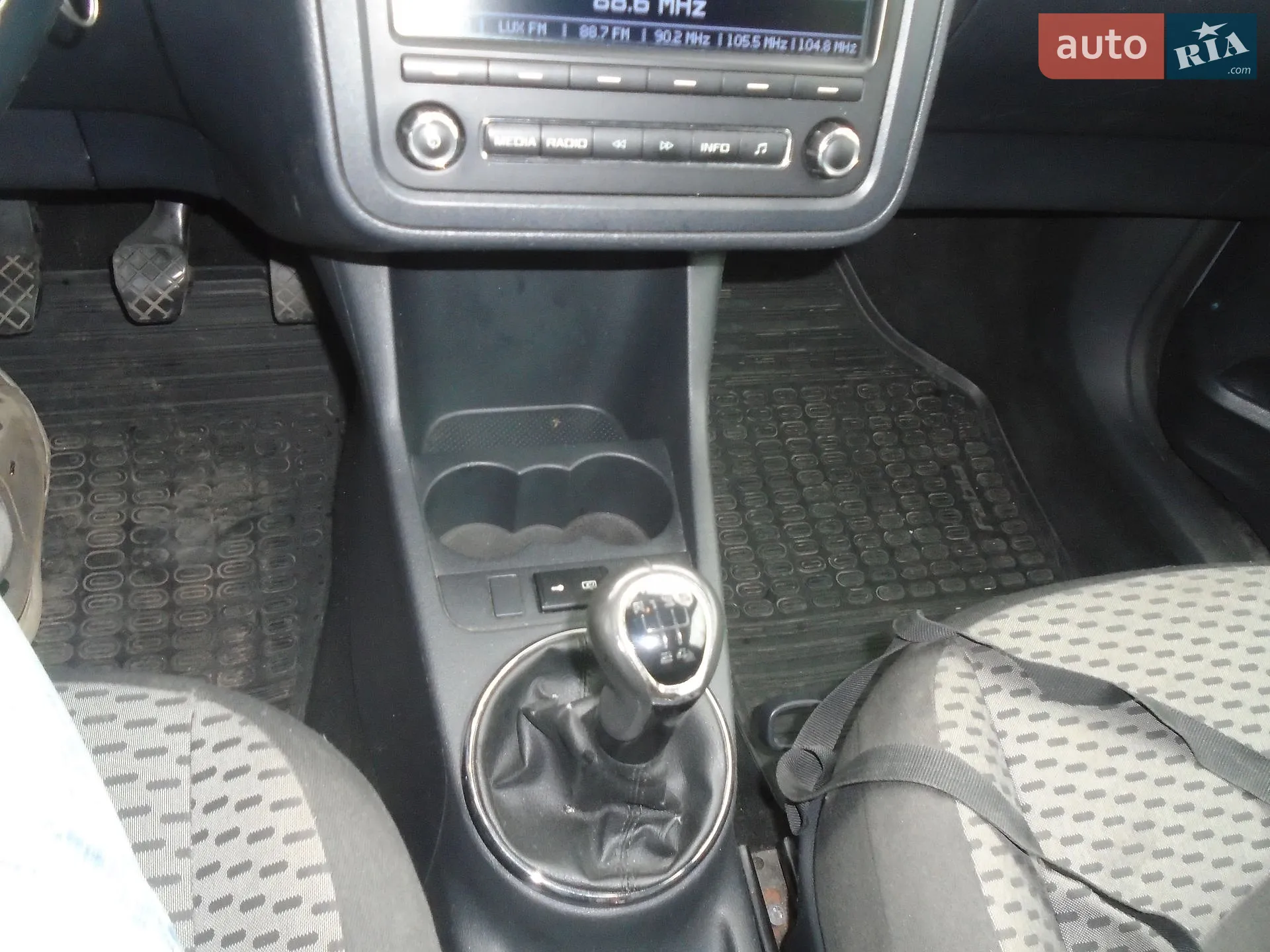 2012 Skoda Fabia - мініатюра 3