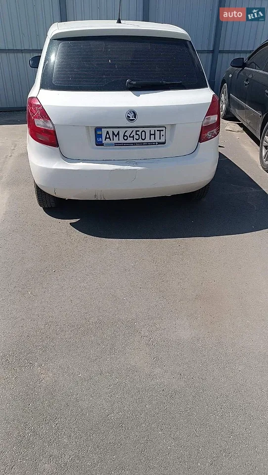 2013 Skoda Fabia - мініатюра 23