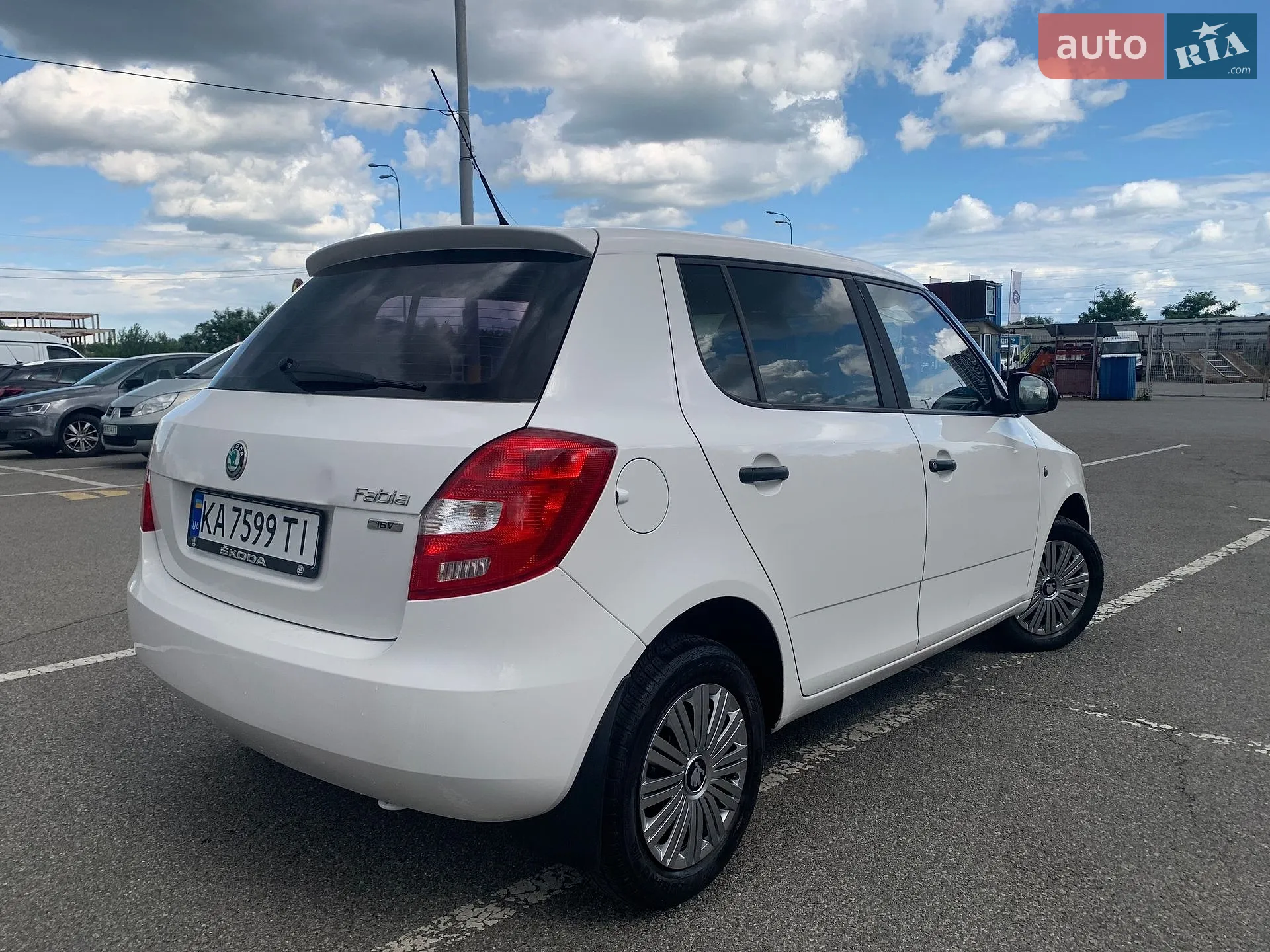 2011 Skoda Fabia - мініатюра 7