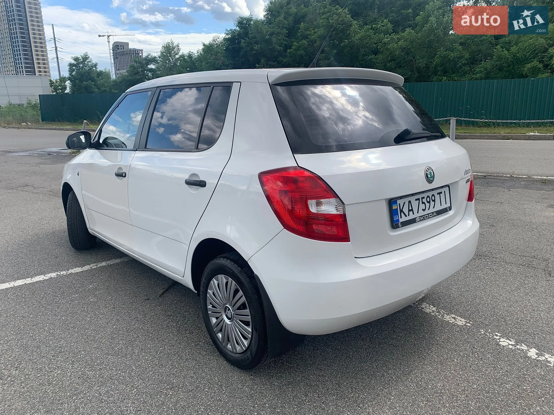 2011 Skoda Fabia - мініатюра 8