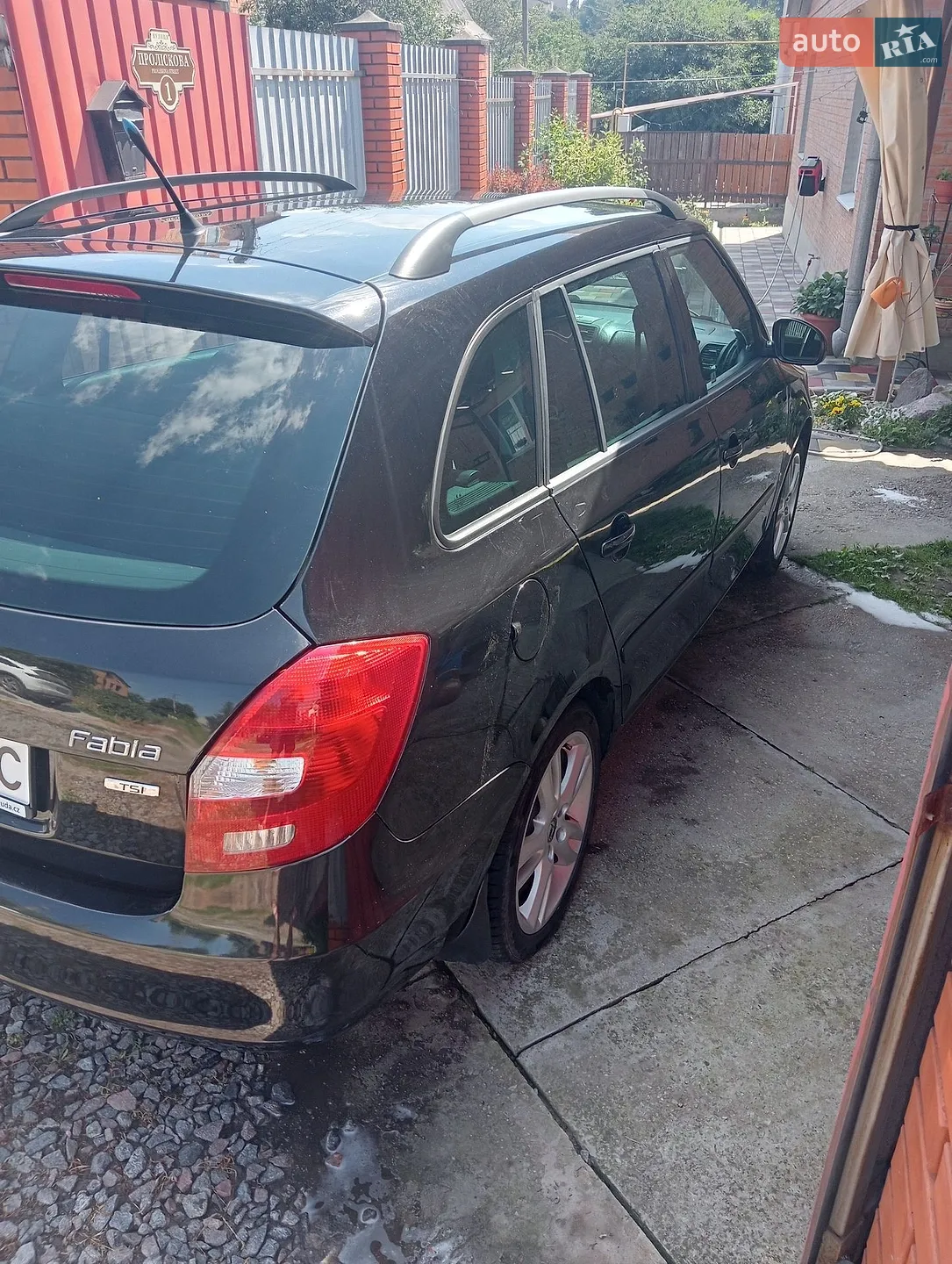 2011 Skoda Fabia - мініатюра 2