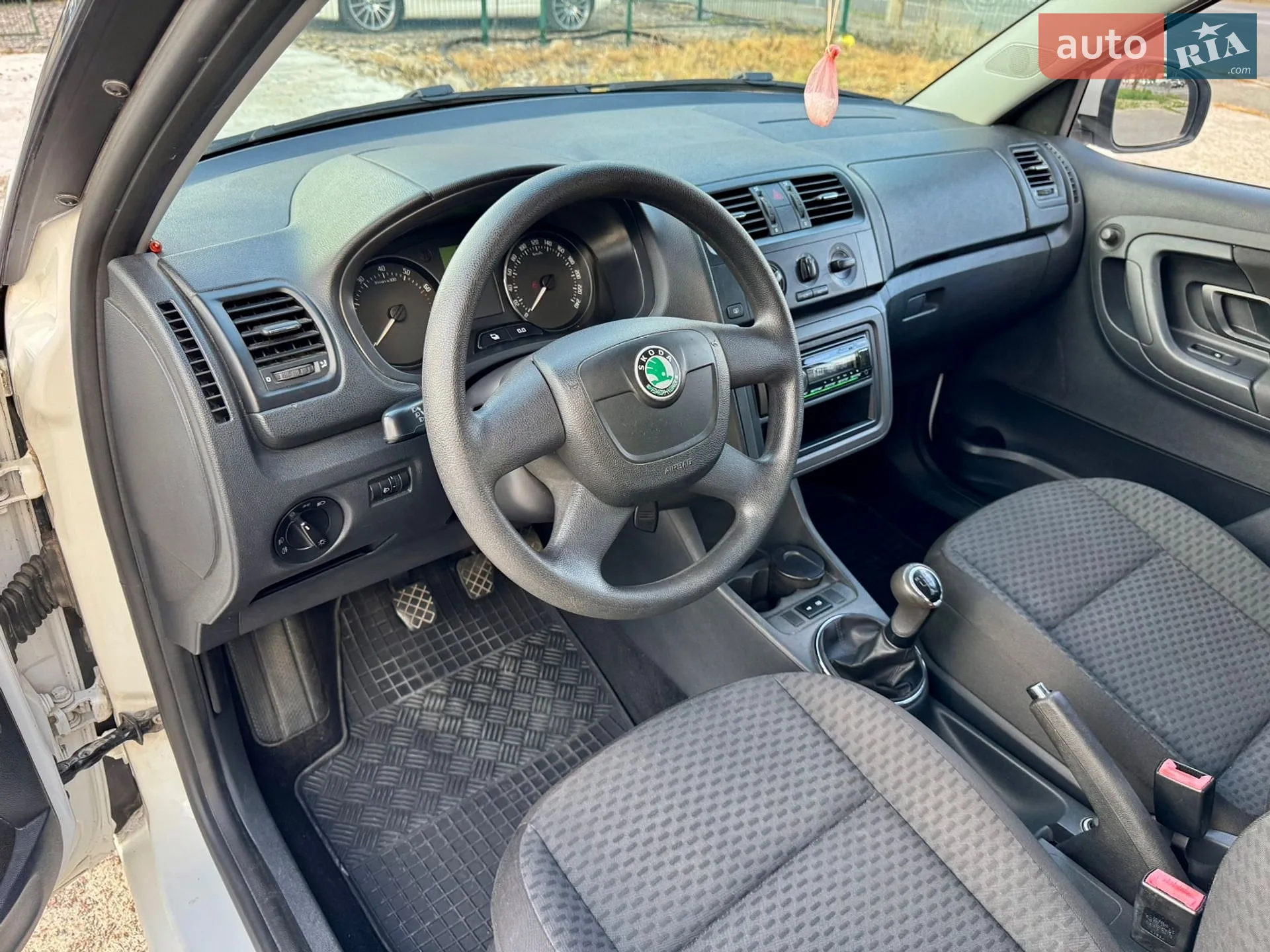 2012 Skoda Fabia - мініатюра 9