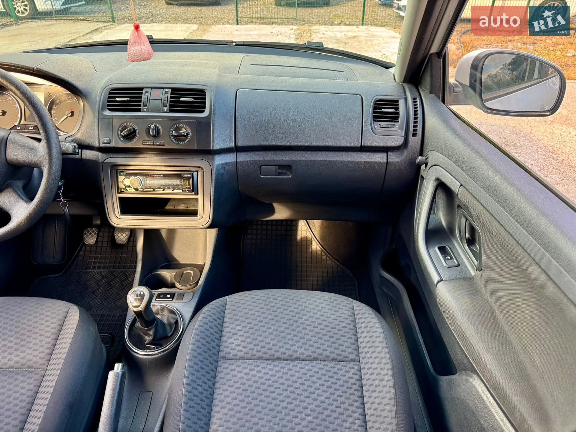 2012 Skoda Fabia - мініатюра 15