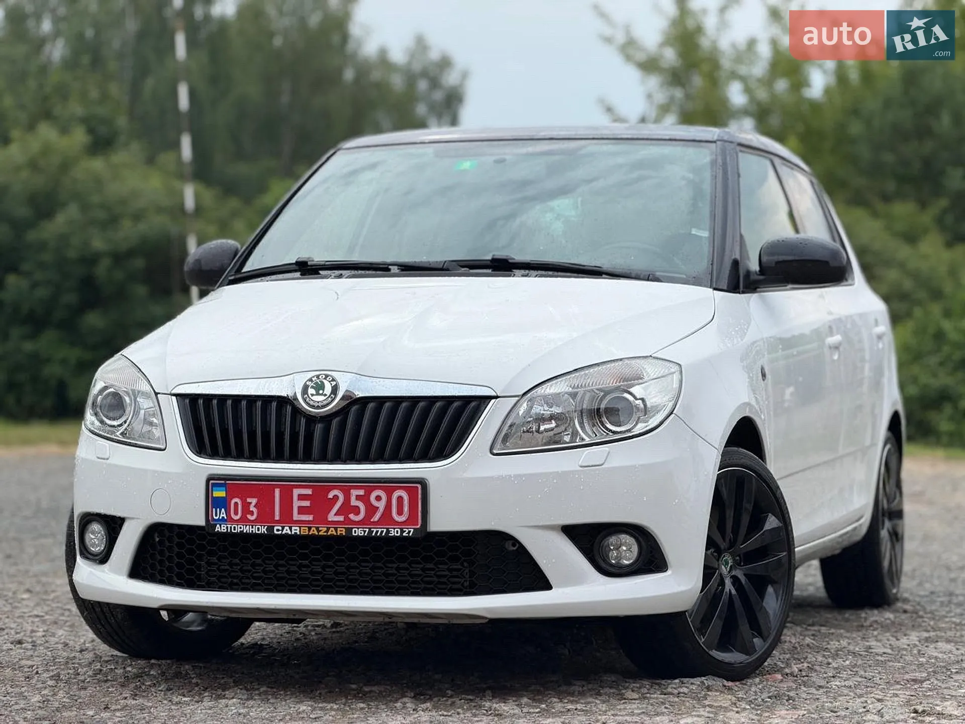2011 Skoda Fabia - мініатюра 2