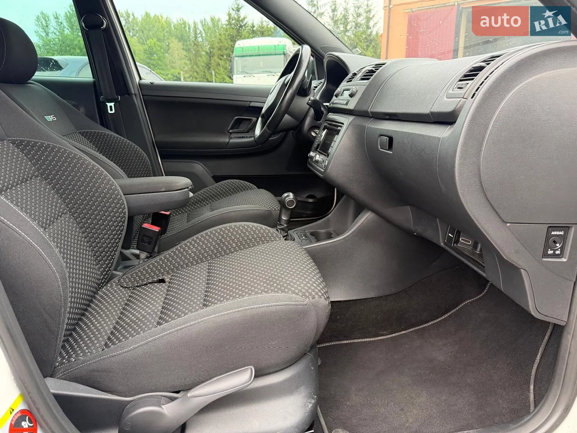 2011 Skoda Fabia - мініатюра 28