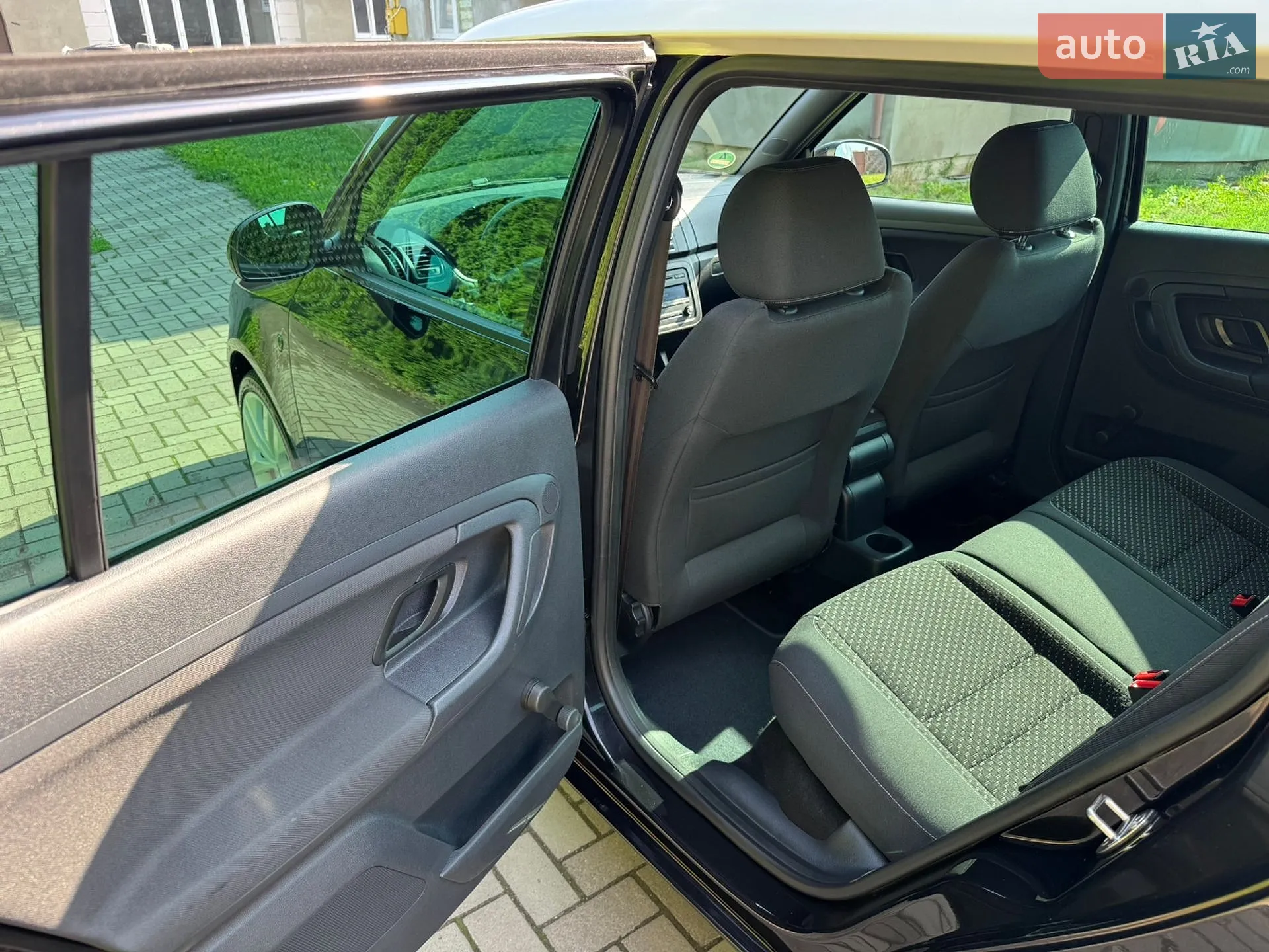 2010 Skoda Fabia - мініатюра 31