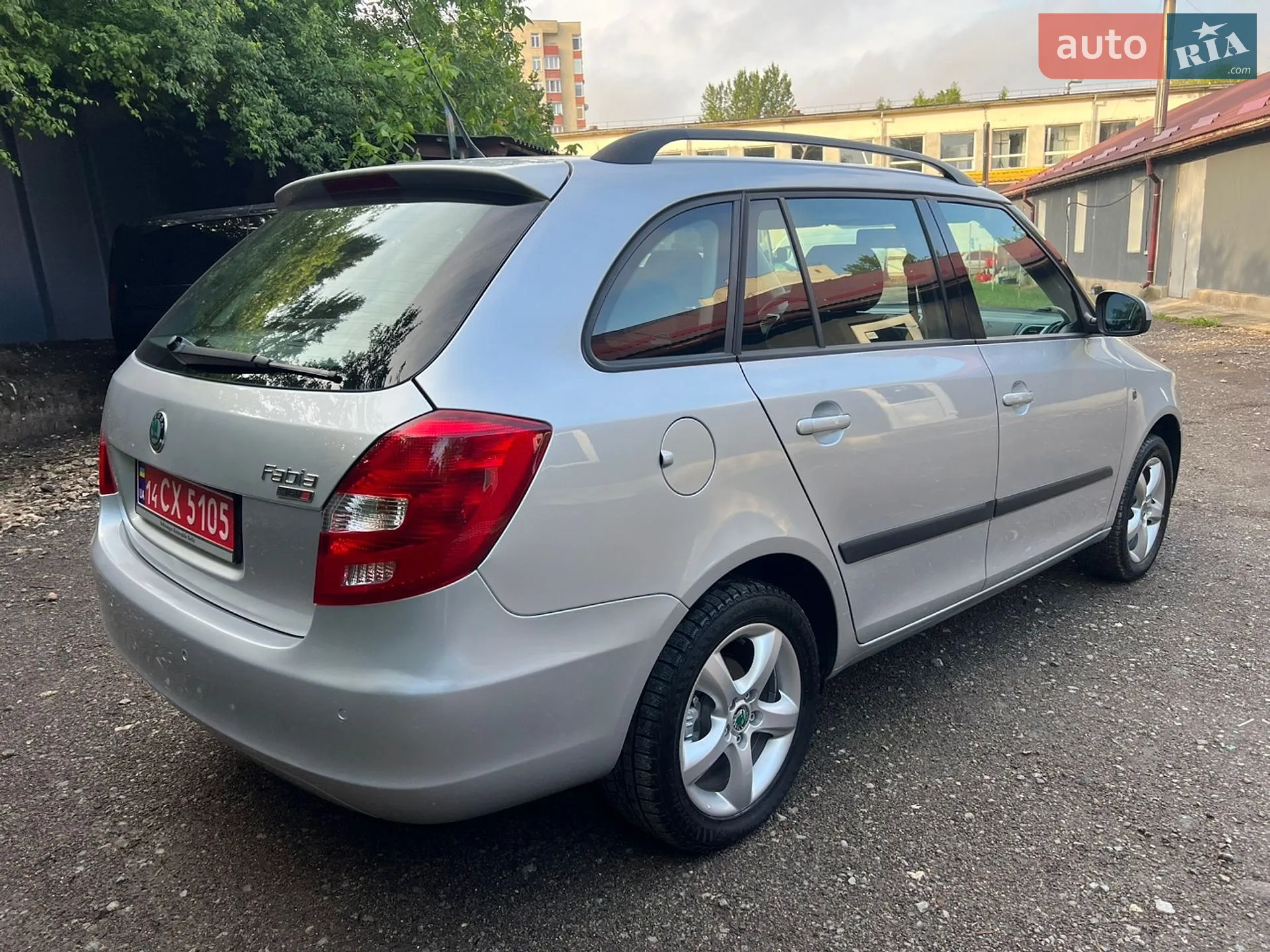2010 Skoda Fabia - мініатюра 27
