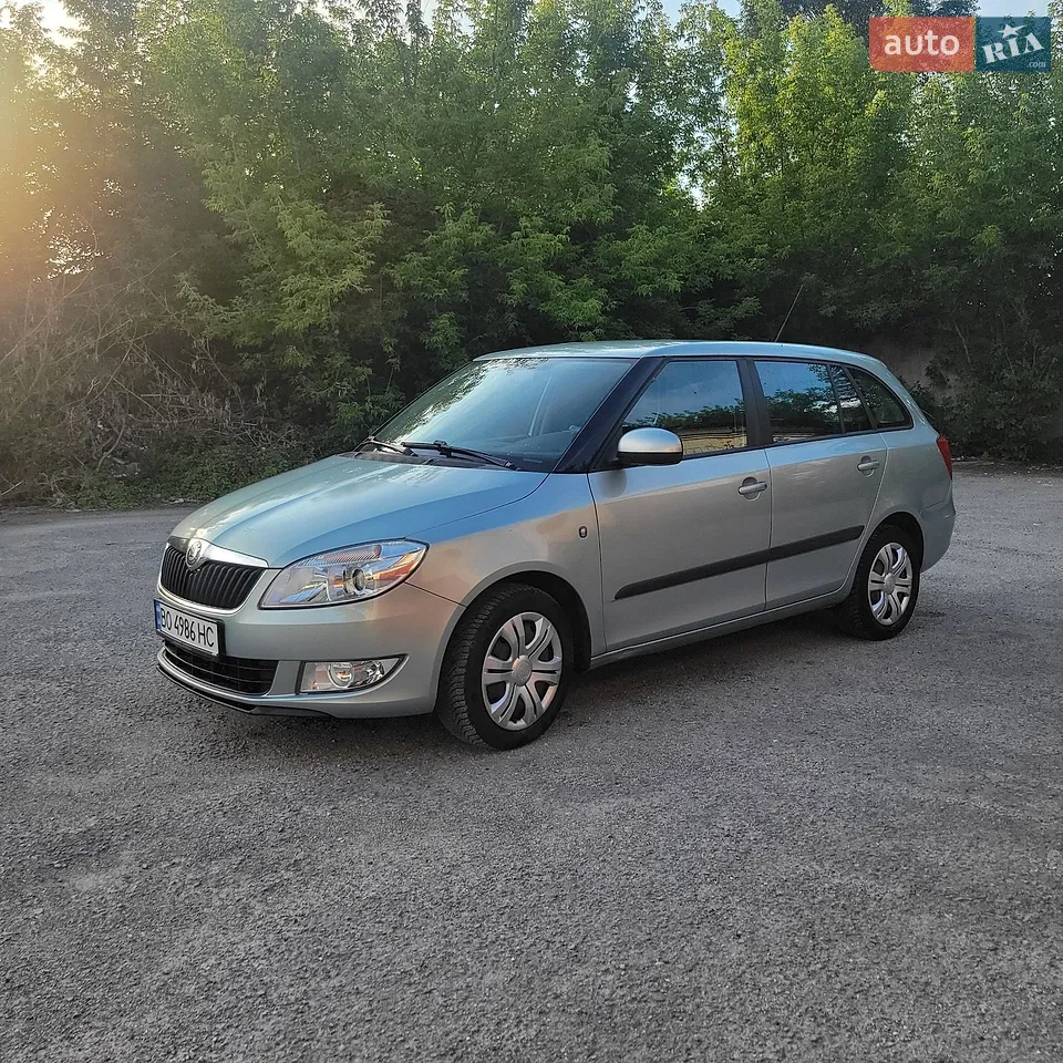 2011 Skoda Fabia - мініатюра 8