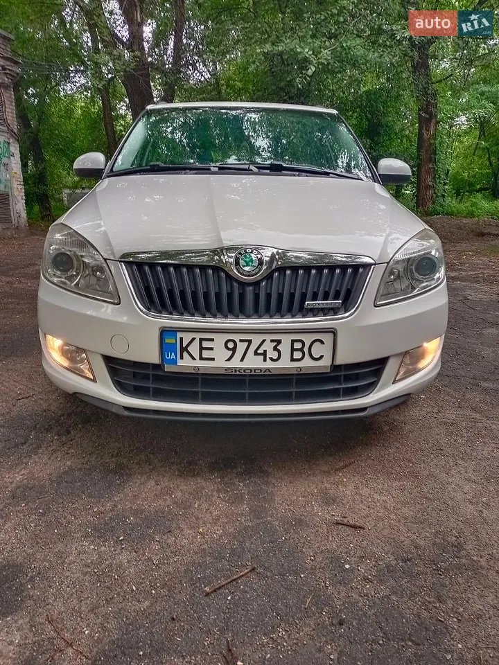 2012 Skoda Fabia - мініатюра 3