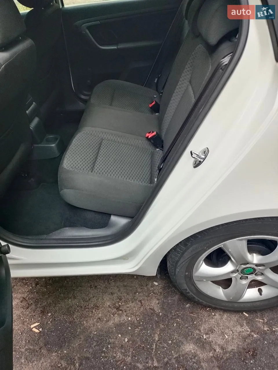2011 Skoda Fabia - мініатюра 18
