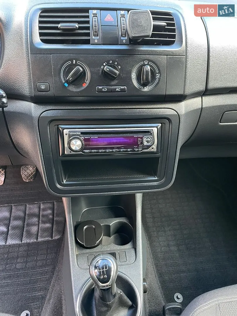 2012 Skoda Fabia - мініатюра 6