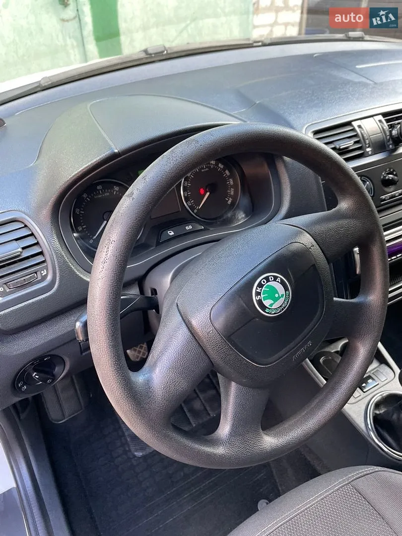 2012 Skoda Fabia - мініатюра 8