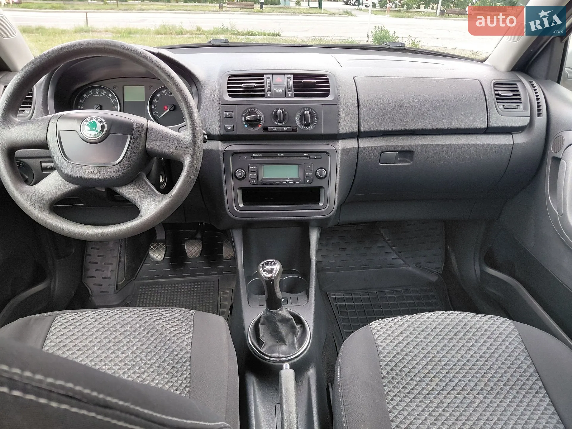 2010 Skoda Fabia - мініатюра 9