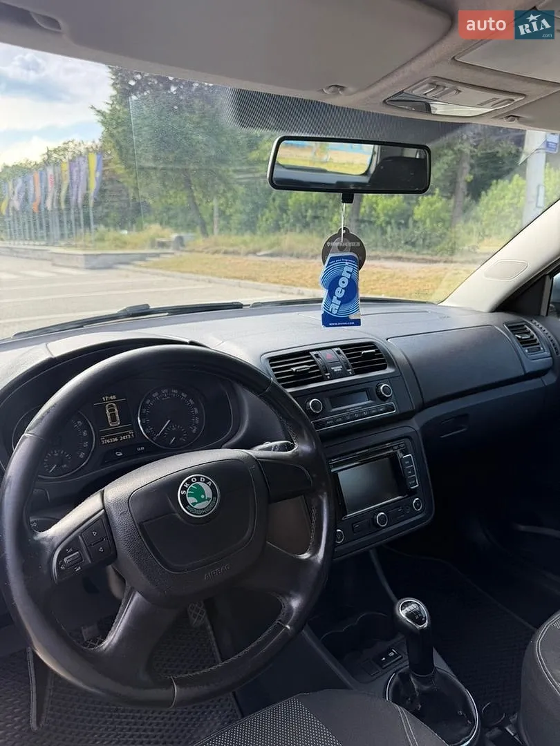 2010 Skoda Fabia - мініатюра 27