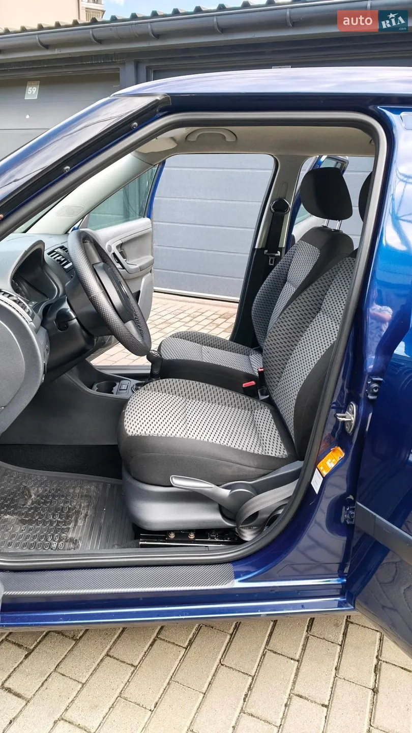 2010 Skoda Fabia - мініатюра 10