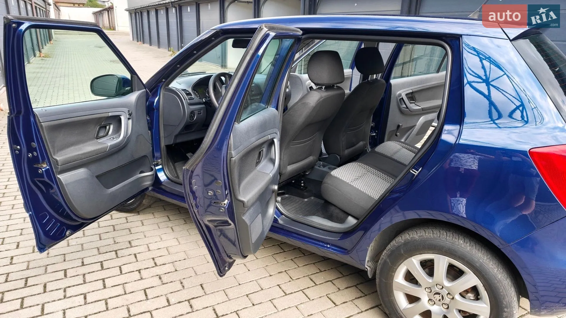 2010 Skoda Fabia - мініатюра 12