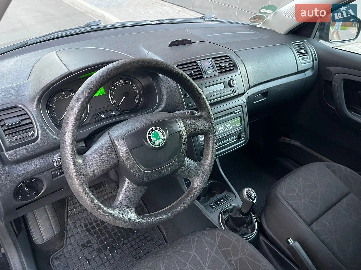 2011 Skoda Fabia - мініатюра 3