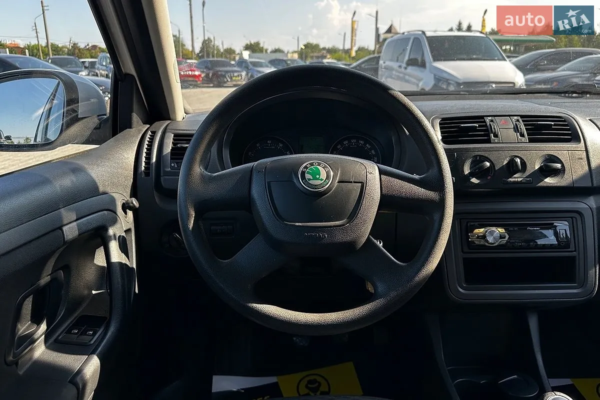 2012 Skoda Fabia - мініатюра 10