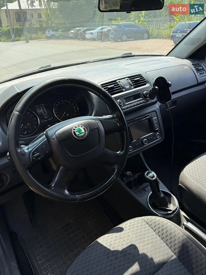 2011 Skoda Fabia - мініатюра 15