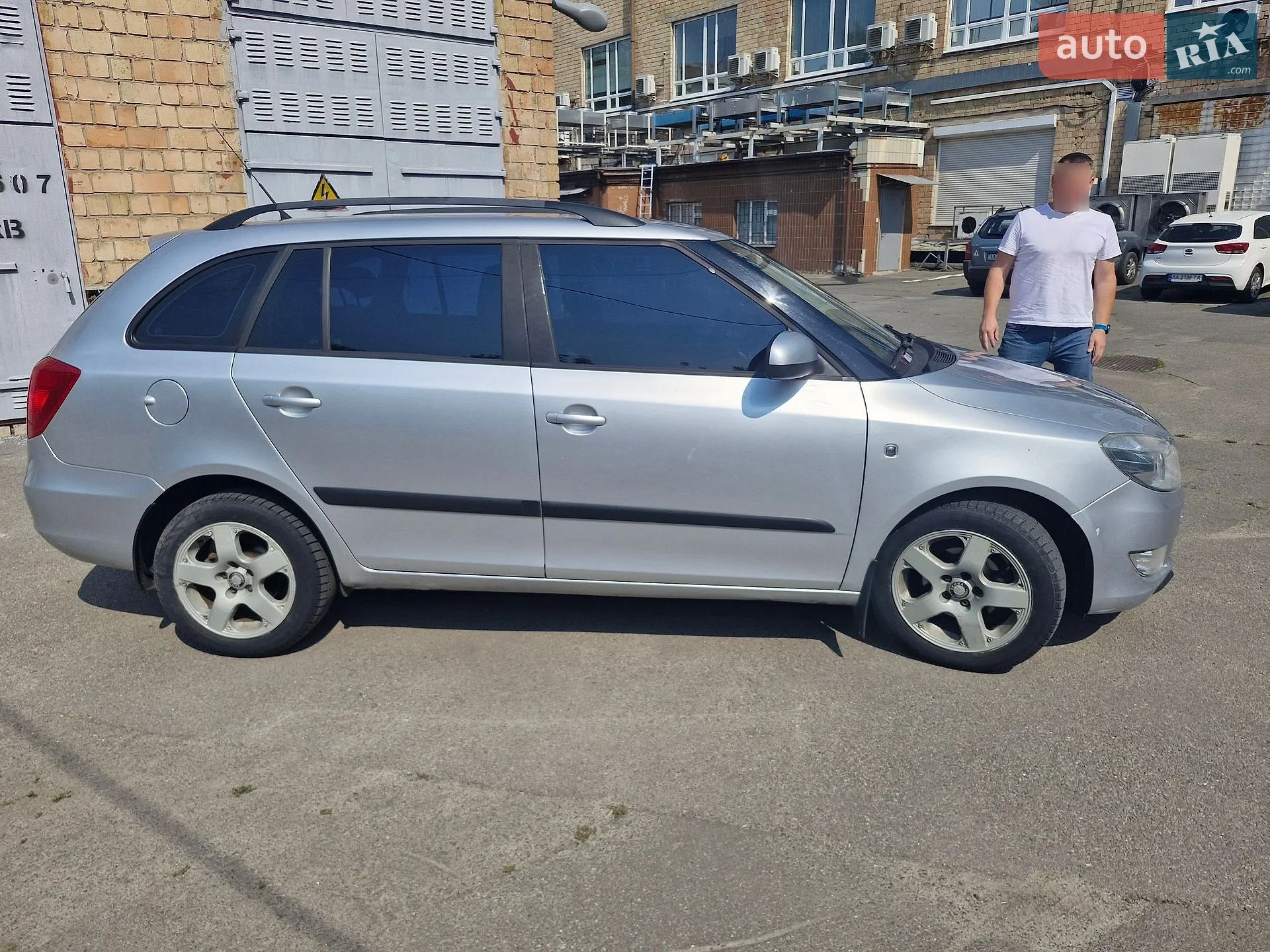 2012 Skoda Fabia - мініатюра 2