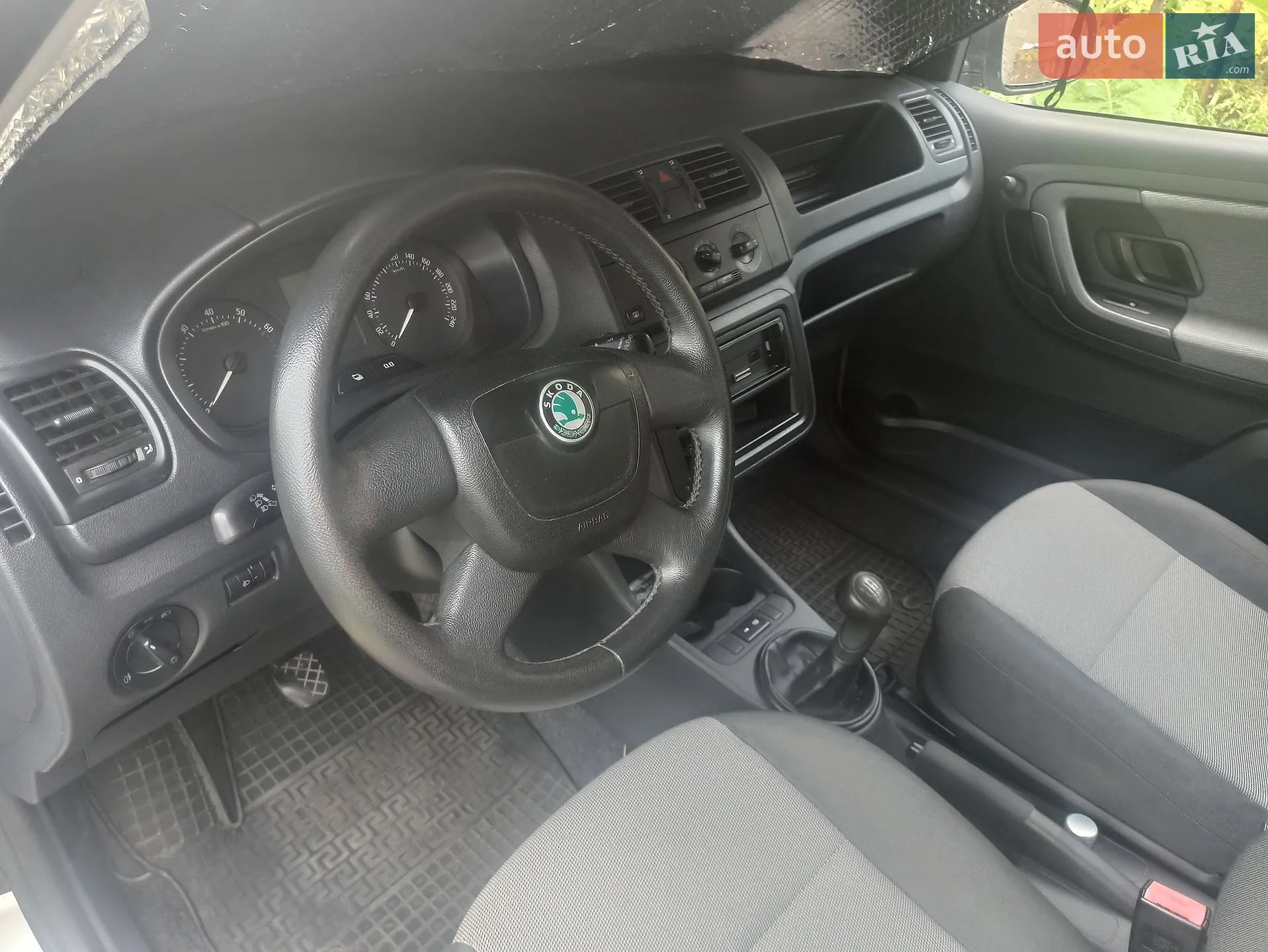 2010 Skoda Fabia - мініатюра 6