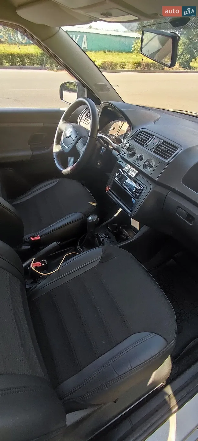 2012 Skoda Fabia - мініатюра 10