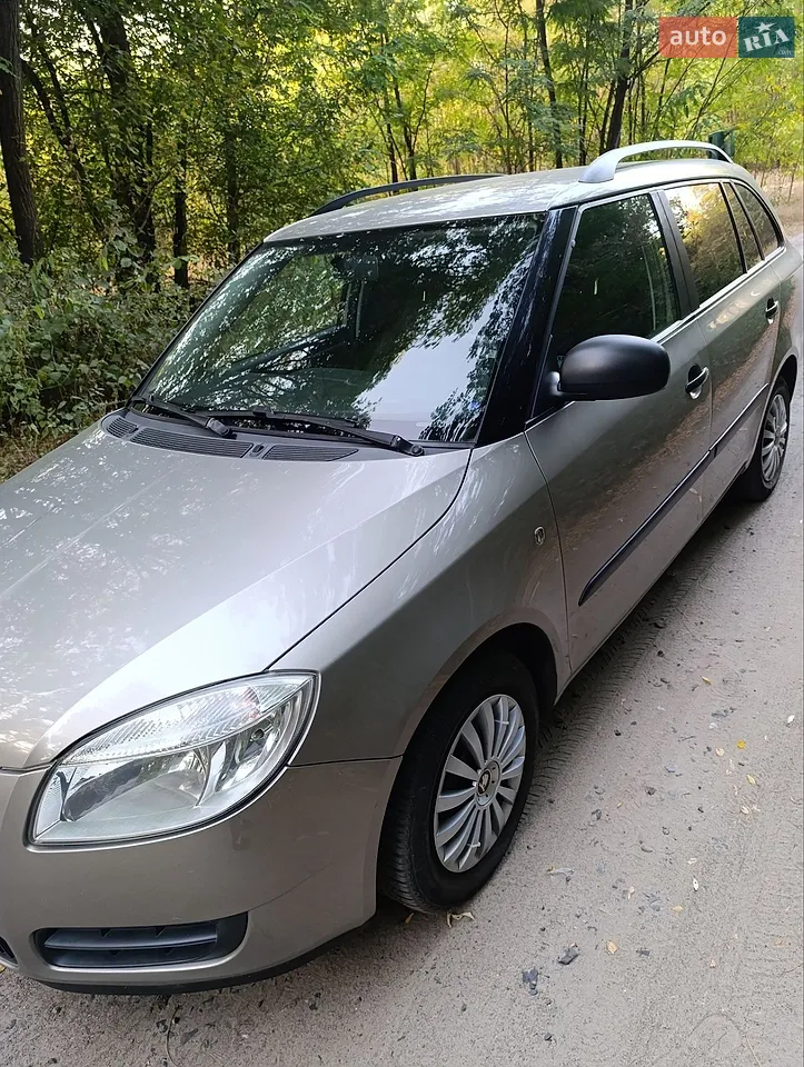 2010 Skoda Fabia - мініатюра 21