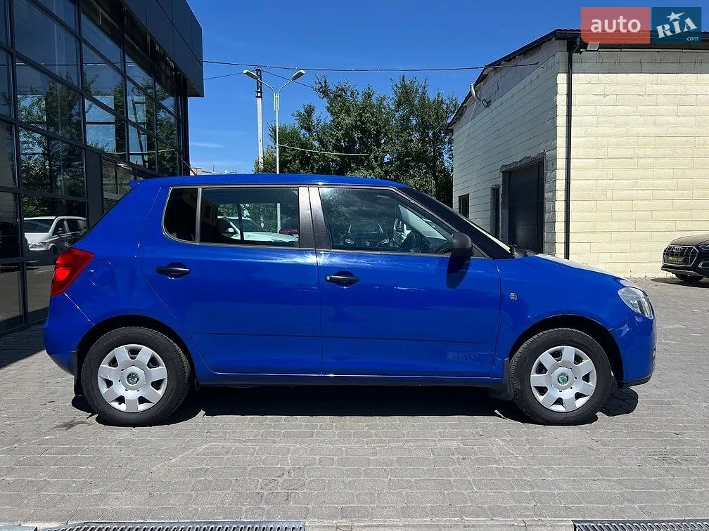 2010 Skoda Fabia - мініатюра 8