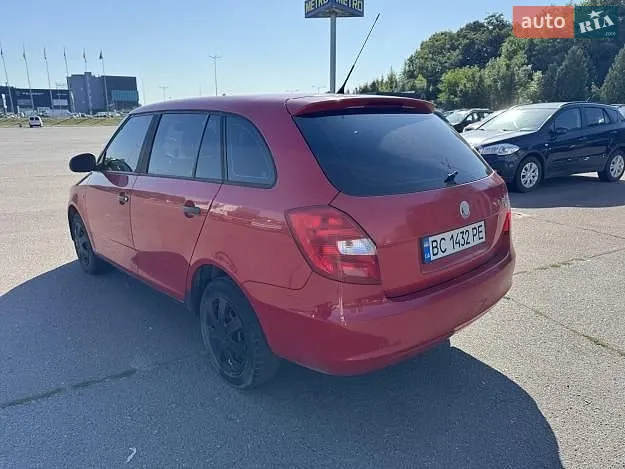 2010 Skoda Fabia - мініатюра 5