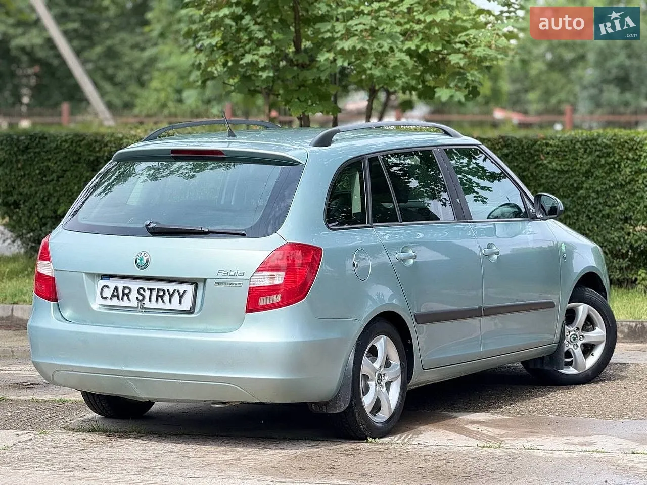 2011 Skoda Fabia - мініатюра 3