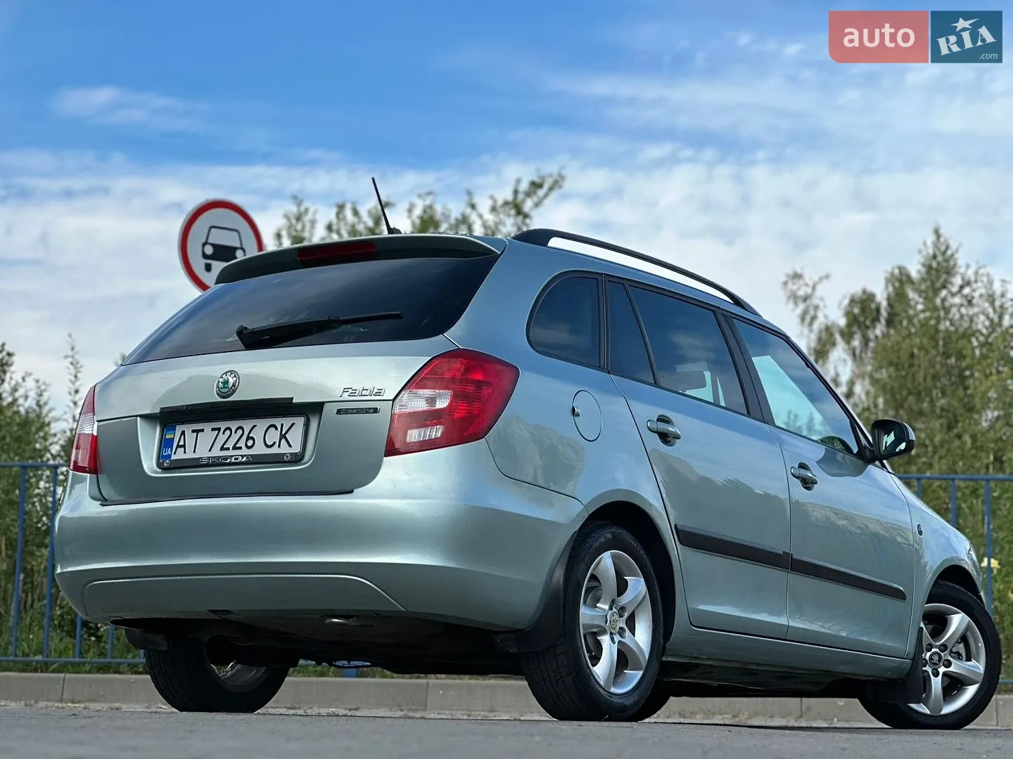 2011 Skoda Fabia - мініатюра 16