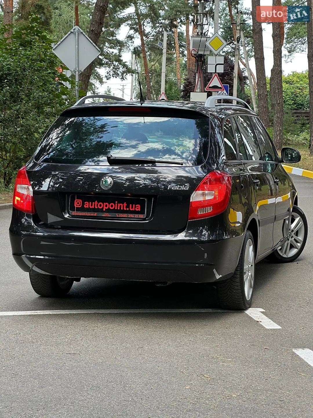 2010 Skoda Fabia - мініатюра 11
