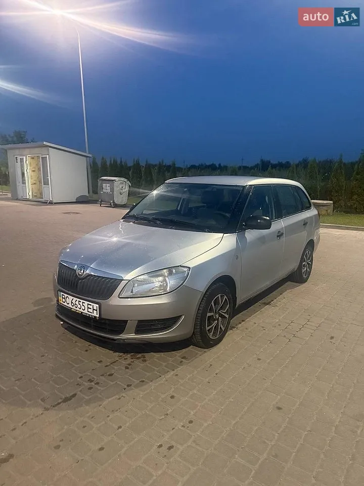 2010 Skoda Fabia - мініатюра 17