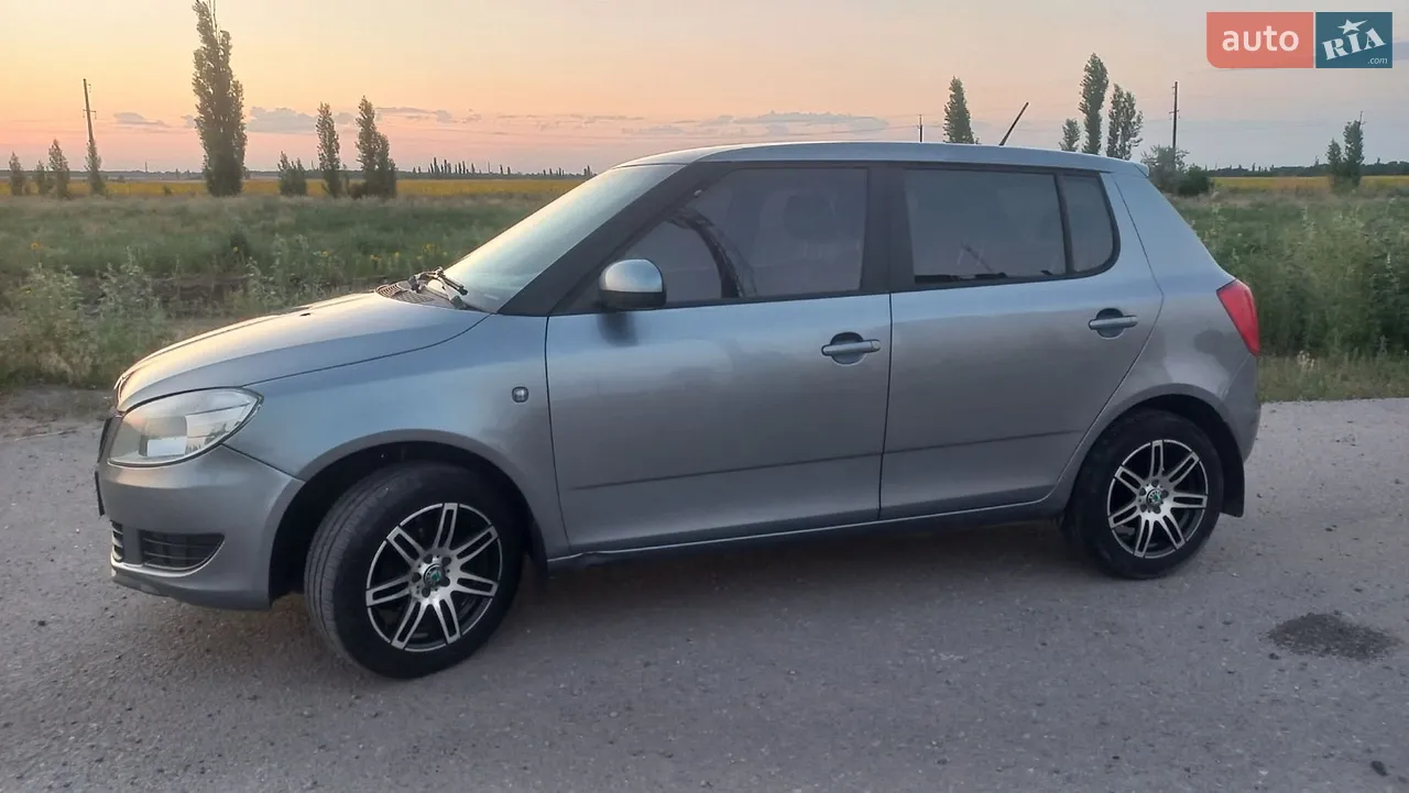 2011 Skoda Fabia - мініатюра 14