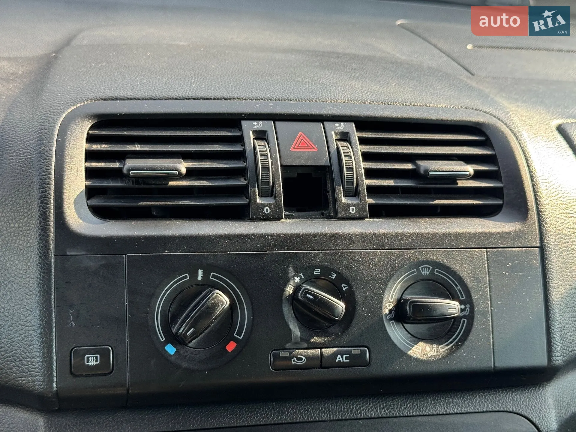 2013 Skoda Fabia - мініатюра 18