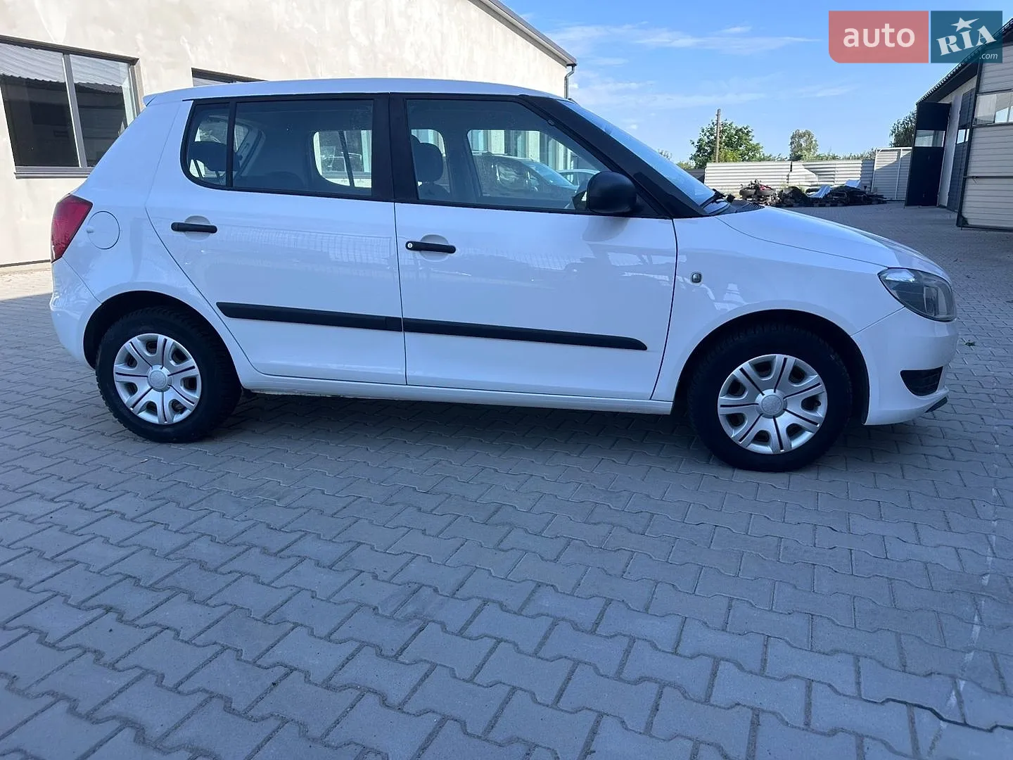 2010 Skoda Fabia - мініатюра 3
