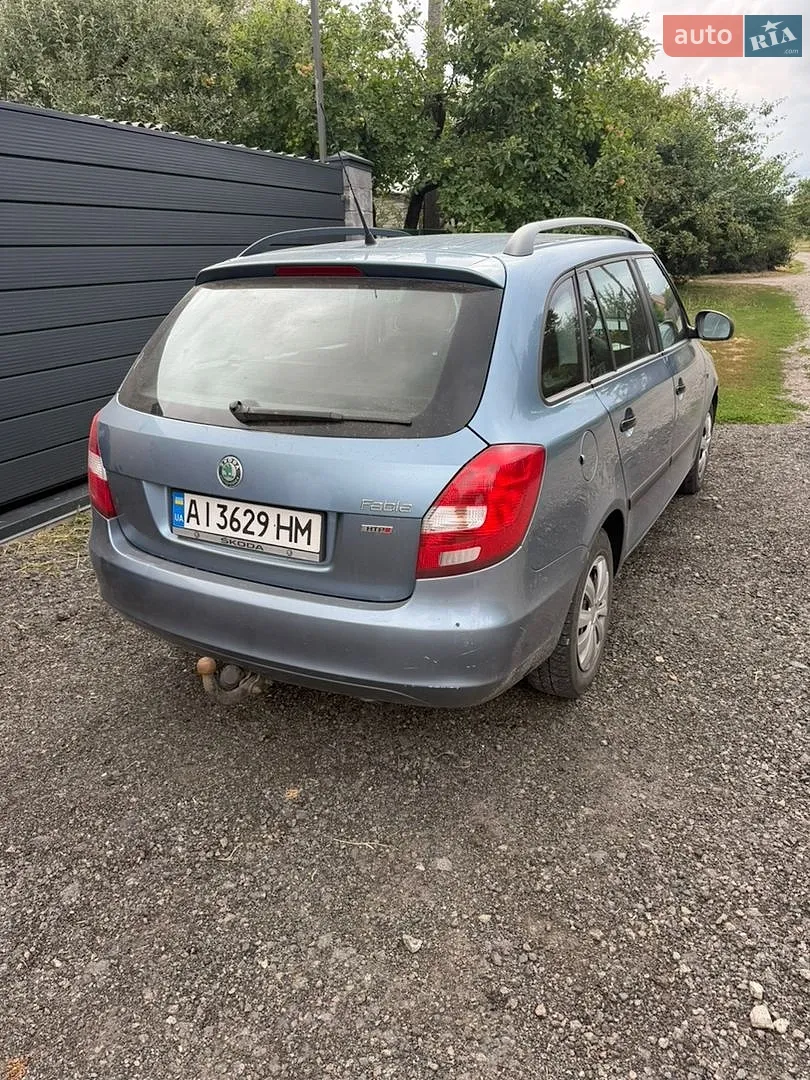 2011 Skoda Fabia - мініатюра 6