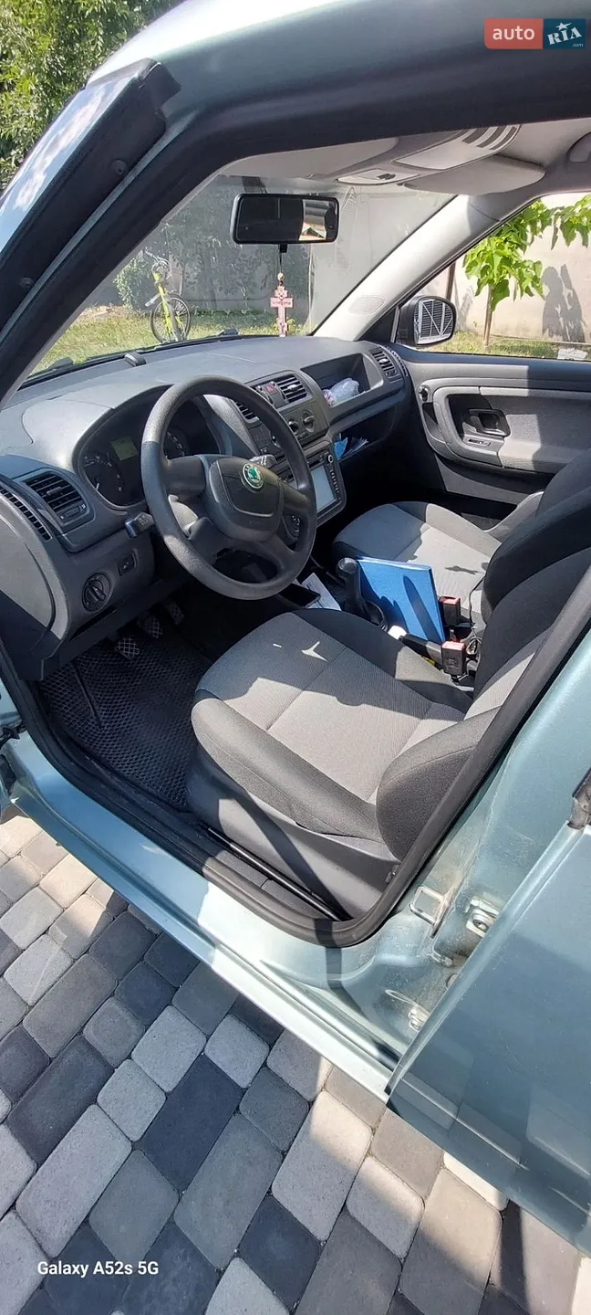 2010 Skoda Fabia - мініатюра 8