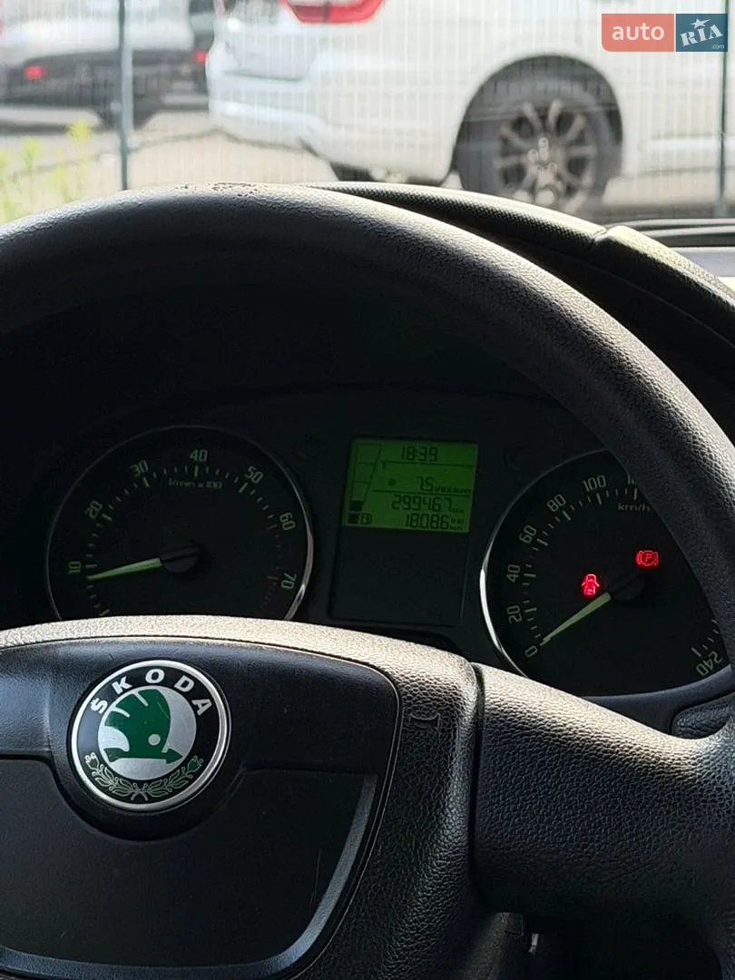 2011 Skoda Fabia - мініатюра 14