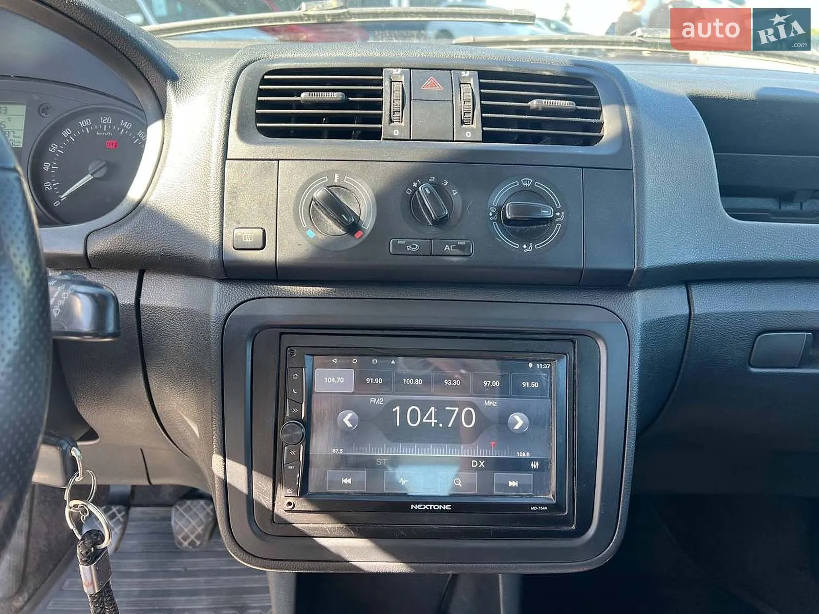 2011 Skoda Fabia - мініатюра 27