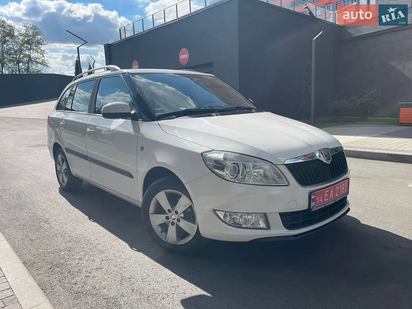 2012 Skoda Fabia - мініатюра 2