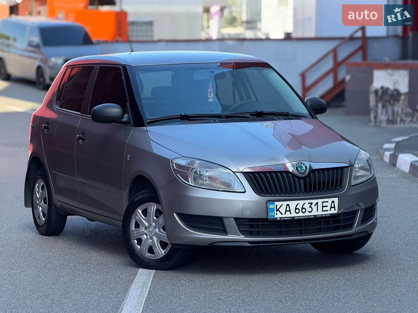 2011 Skoda Fabia - мініатюра 2