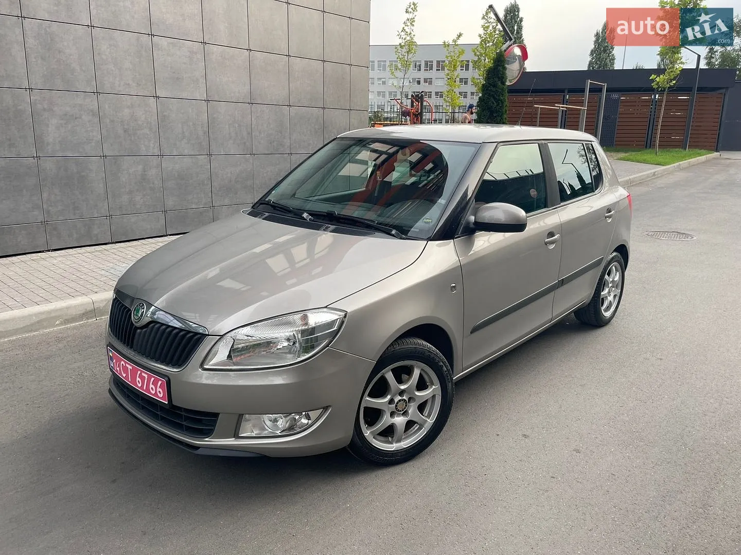 2011 Skoda Fabia - мініатюра 10