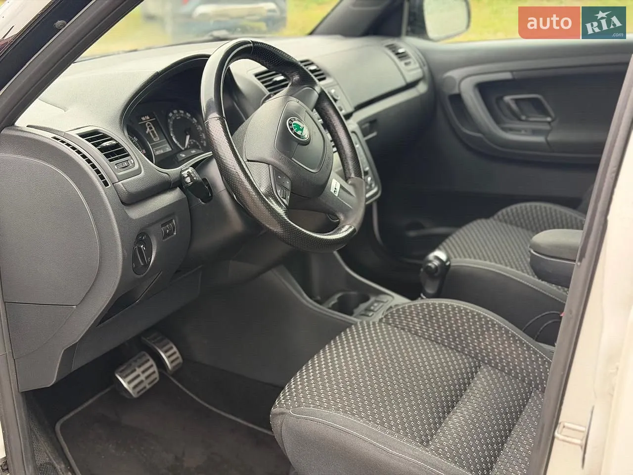 2011 Skoda Fabia - мініатюра 12