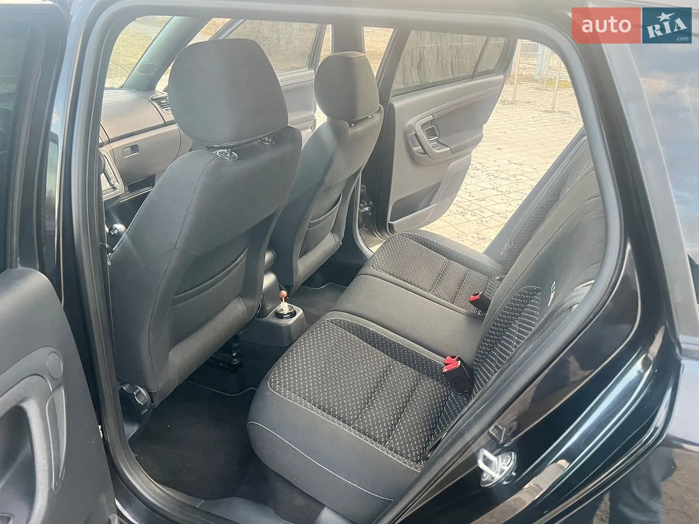2011 Skoda Fabia - мініатюра 27